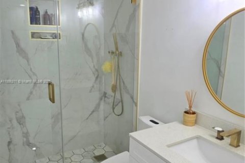 House in Homestead, Florida 3 bedrooms, 146.6 sq.m. № 1882221 - photo 11