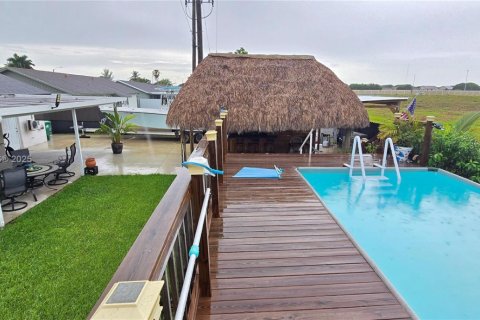 House in Homestead, Florida 3 bedrooms, 146.6 sq.m. № 1882221 - photo 4