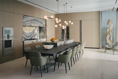 House in Miami, Florida 7 bedrooms, 993.03 sq.m. № 1991610 - photo 17