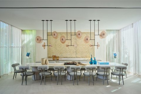 House in Miami, Florida 7 bedrooms, 993.03 sq.m. № 1991610 - photo 12