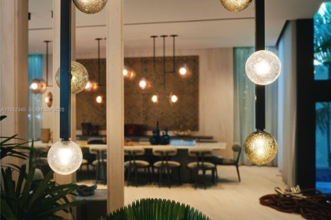 House in Miami, Florida 7 bedrooms, 993.03 sq.m. № 1991610 - photo 11