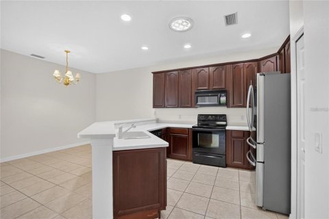 Villa ou maison à louer à Apollo Beach, Floride: 2 chambres, 129.41 m2 № 2419990 - photo 5
