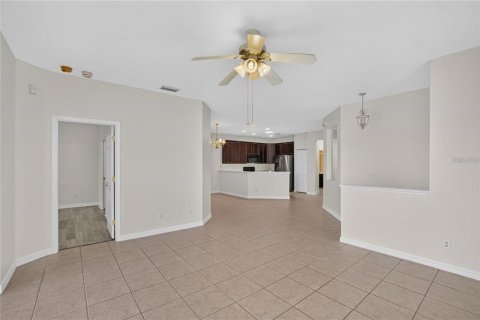 Villa ou maison à louer à Apollo Beach, Floride: 2 chambres, 129.41 m2 № 2419990 - photo 11