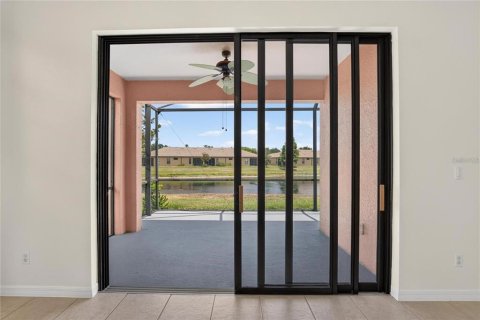 Villa ou maison à louer à Apollo Beach, Floride: 2 chambres, 129.41 m2 № 2419990 - photo 4