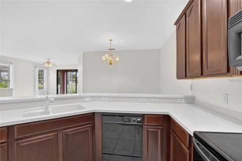 Villa ou maison à louer à Apollo Beach, Floride: 2 chambres, 129.41 m2 № 2419990 - photo 7