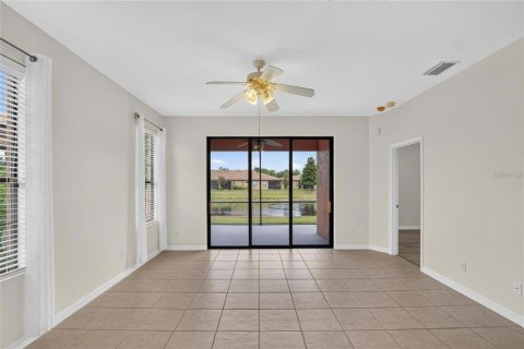 Villa ou maison à louer à Apollo Beach, Floride: 2 chambres, 129.41 m2 № 2419990 - photo 12