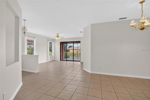 Villa ou maison à louer à Apollo Beach, Floride: 2 chambres, 129.41 m2 № 2419990 - photo 9