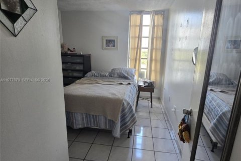 Commercial property in Miami, Florida № 2041658 - photo 17