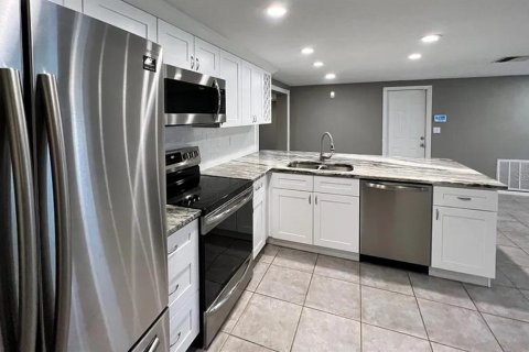 Casa en venta en Holiday, Florida, 4 dormitorios, 256.41 m2 № 1821151 - foto 7