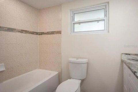 Casa en venta en Holiday, Florida, 4 dormitorios, 256.41 m2 № 1821151 - foto 15