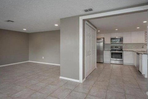 Casa en venta en Holiday, Florida, 4 dormitorios, 256.41 m2 № 1821151 - foto 11
