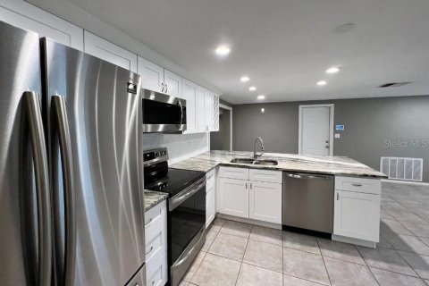 Casa en venta en Holiday, Florida, 4 dormitorios, 256.41 m2 № 1821151 - foto 8
