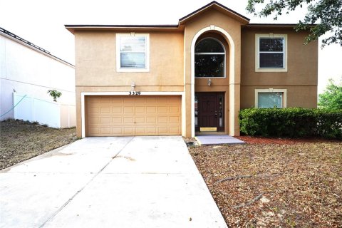 Villa ou maison à Clermont, Floride 4 chambres, 265.98 m2 № 2360456