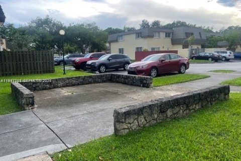 Copropriété à vendre à Miami, Floride: 2 chambres, 117.61 m2 № 2003876 - photo 22