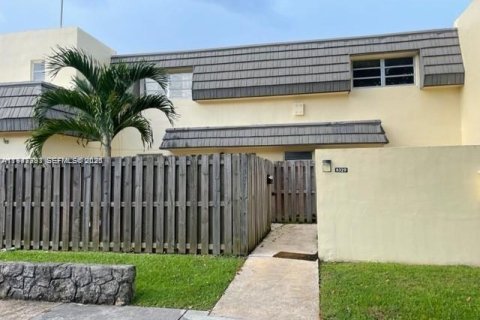 Copropriété à vendre à Miami, Floride: 2 chambres, 117.61 m2 № 2003876 - photo 21
