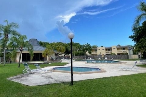 Copropriété à vendre à Miami, Floride: 2 chambres, 117.61 m2 № 2003876 - photo 24