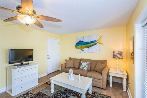Condo in Saint Petersburg, Florida, 1 bedroom  № 2235450 - photo 20
