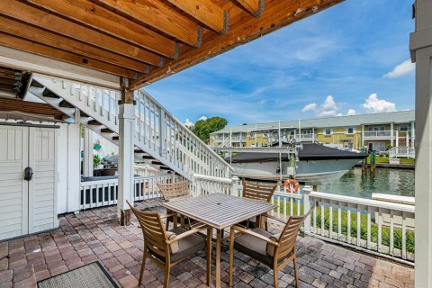 Condo in Saint Petersburg, Florida, 1 bedroom  № 2235450 - photo 10