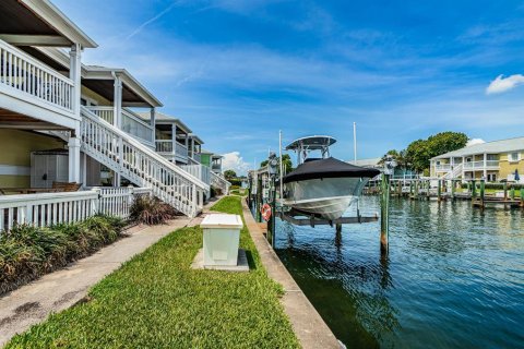 Condo in Saint Petersburg, Florida, 1 bedroom  № 2235450 - photo 6