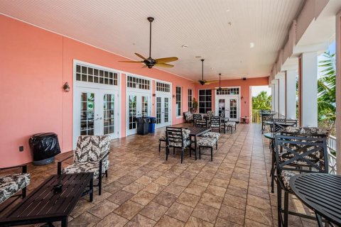 Condo in Saint Petersburg, Florida, 1 bedroom  № 2235450 - photo 27