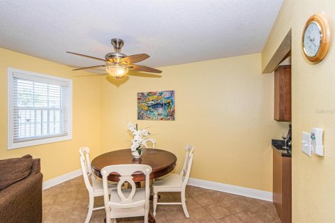 Condo in Saint Petersburg, Florida, 1 bedroom  № 2235450 - photo 18