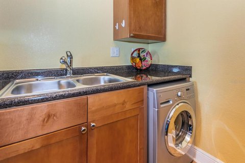 Condo in Saint Petersburg, Florida, 1 bedroom  № 2235450 - photo 15