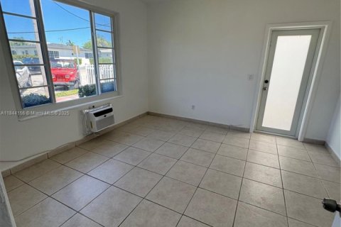 Condo in Miami Beach, Florida, 1 bedroom  № 1839431 - photo 5
