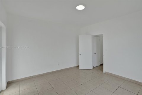 Condo in Miami Beach, Florida, 1 bedroom  № 1839431 - photo 11