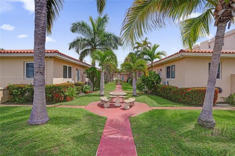 Condo in Miami Beach, Florida, 1 bedroom  № 1839431 - photo 21