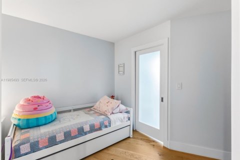 Купить кондоминиум в Ки-Бискейн, Флорида 2 спальни, 130.9м2, № 2048858 - фото 21