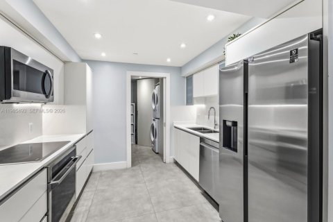 Купить кондоминиум в Ки-Бискейн, Флорида 2 спальни, 130.9м2, № 2048858 - фото 7