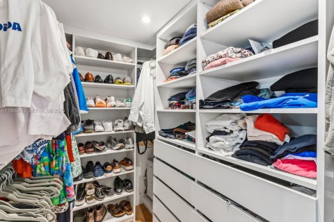 Купить кондоминиум в Ки-Бискейн, Флорида 2 спальни, 130.9м2, № 2048858 - фото 16