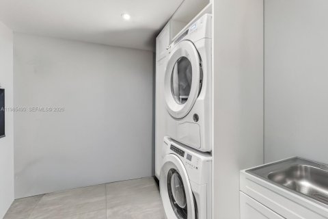 Купить кондоминиум в Ки-Бискейн, Флорида 2 спальни, 130.9м2, № 2048858 - фото 8