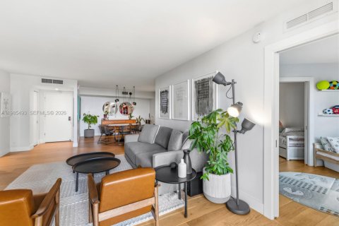 Купить кондоминиум в Ки-Бискейн, Флорида 2 спальни, 130.9м2, № 2048858 - фото 17