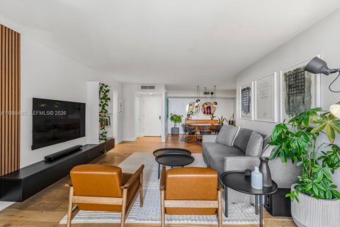 Купить кондоминиум в Ки-Бискейн, Флорида 2 спальни, 130.9м2, № 2048858 - фото 24