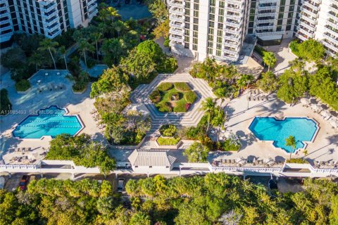 Купить кондоминиум в Ки-Бискейн, Флорида 2 спальни, 130.9м2, № 2048858 - фото 26