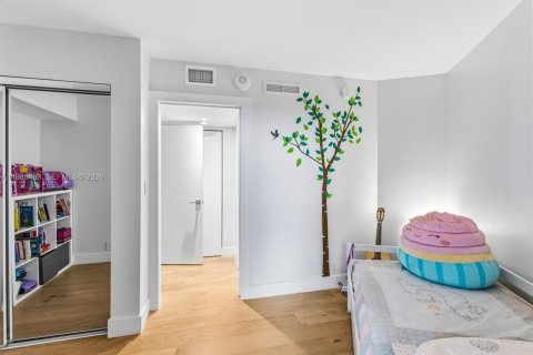 Купить кондоминиум в Ки-Бискейн, Флорида 2 спальни, 130.9м2, № 2048858 - фото 20