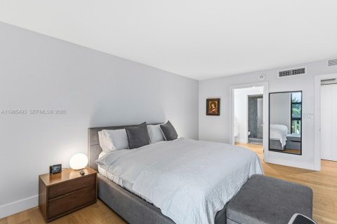 Купить кондоминиум в Ки-Бискейн, Флорида 2 спальни, 130.9м2, № 2048858 - фото 14