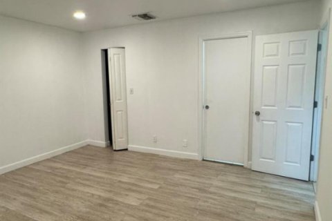 Touwnhouse à vendre à Hollywood, Floride: 2 chambres, 150.04 m2 № 2192425 - photo 9