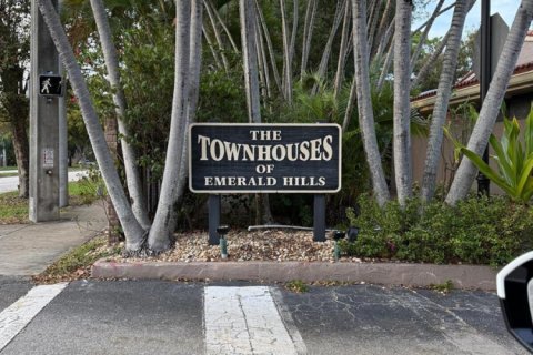 Townhouse in Hollywood, Florida 2 bedrooms, 150.04 sq.m. № 2192425