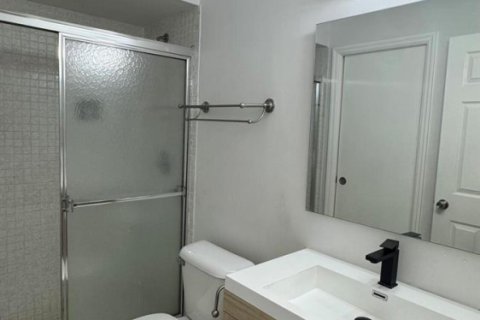 Touwnhouse à vendre à Hollywood, Floride: 2 chambres, 150.04 m2 № 2192425 - photo 10