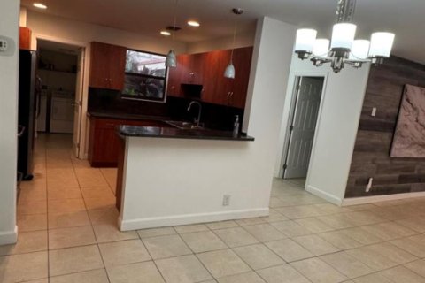Touwnhouse à vendre à Hollywood, Floride: 2 chambres, 150.04 m2 № 2192425 - photo 21