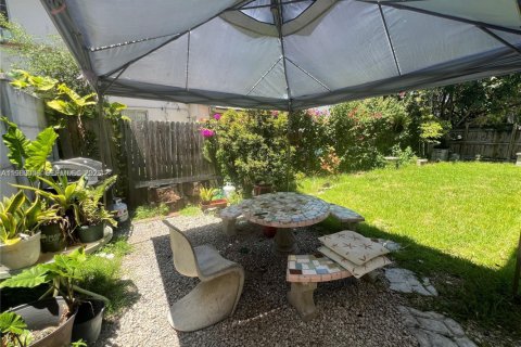 Apartamento en alquiler en Miami, Florida, 3 dormitorios, 102.19 m2 № 2031778 - foto 20