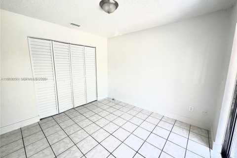 Apartamento en alquiler en Miami, Florida, 3 dormitorios, 102.19 m2 № 2031778 - foto 15
