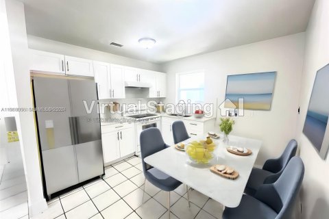 Apartamento en alquiler en Miami, Florida, 3 dormitorios, 102.19 m2 № 2031778 - foto 4