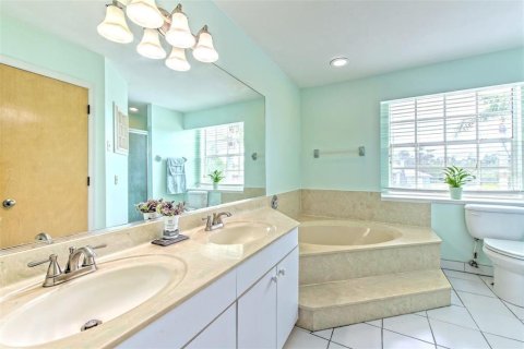 House in Bradenton, Florida 4 bedrooms, 216.56 sq.m. № 1842268 - photo 25