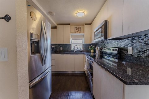 Снять в аренду квартиру в Тампа, Флорида 3 комнаты, 83.61м2, № 2155873 - фото 12