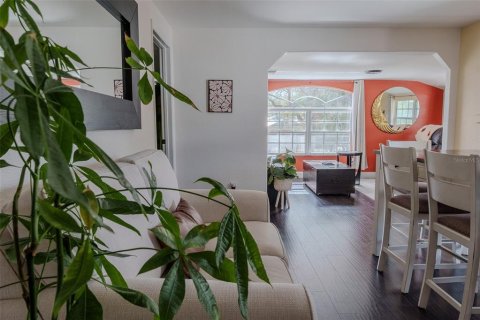 Снять в аренду квартиру в Тампа, Флорида 3 комнаты, 83.61м2, № 2155873 - фото 8