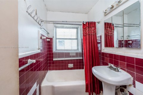 Condo in Miami Beach, Florida, 2 bedrooms  № 1974198 - photo 12