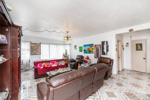 Condo in Miami Beach, Florida, 2 bedrooms  № 1974198 - photo 4